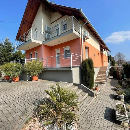 Apartment Akacfa